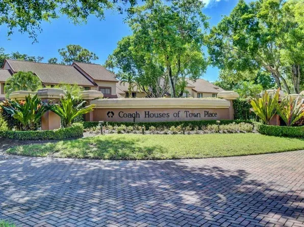 5590 Coach House Circle #B, Boca Raton, FL 33486