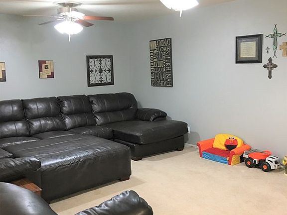 4th image of 2923 Chisum Ave