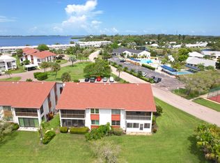 4852 Independence Dr, Bradenton, FL 34210
