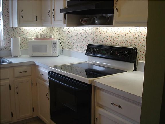 5th image of 58 Woodland Dr