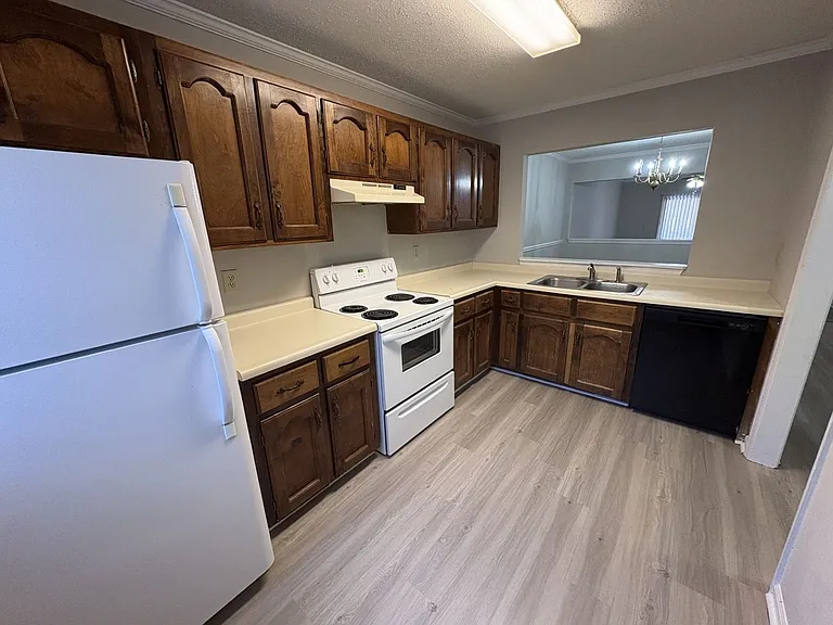 2505 W Broad St #611 — Photo 3