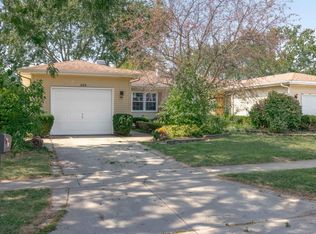 426 S Belmont Ave, Elgin, IL 60123