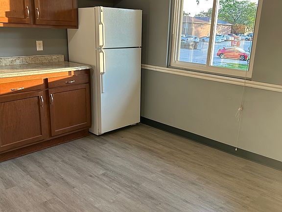 3rd image of 3601 Baldwin Ave #4