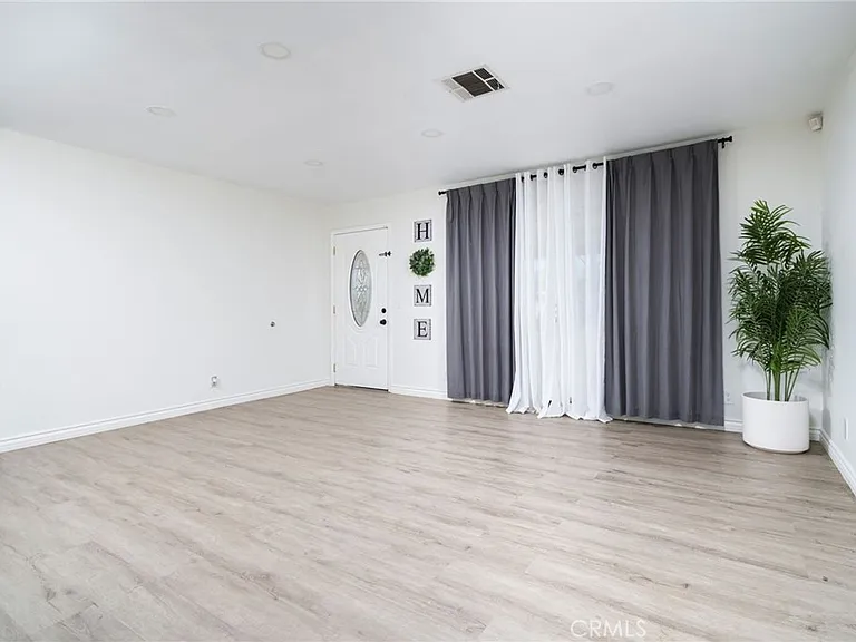 11945 Bornite Ave — Photo 10