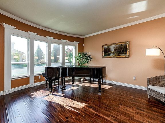 3rd image of 4218 Olga Ln