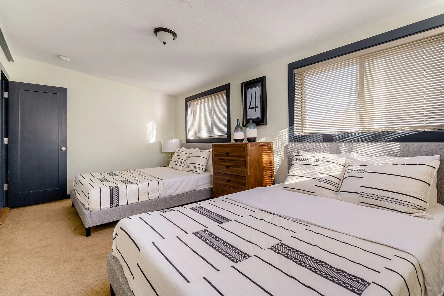 2 bed, 1.0 bath, 699 sqft, $4,079 — Photo 4