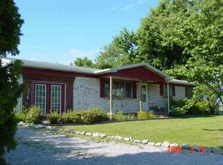1086 E State St, Albany, IN