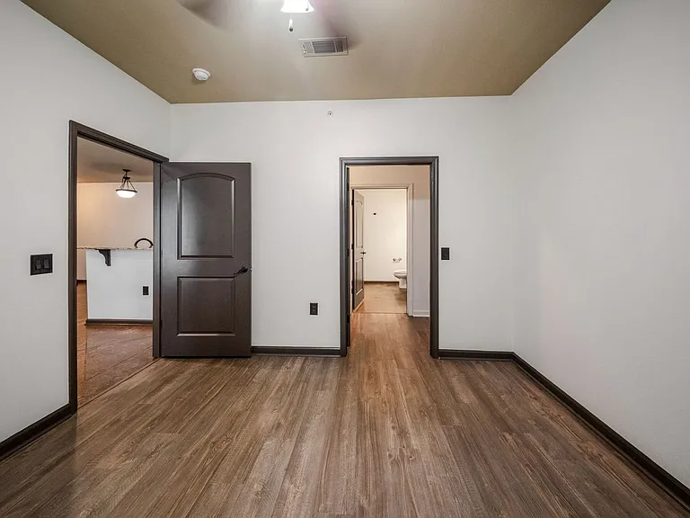 1930 N Reynolds Rd #103 — Photo 10