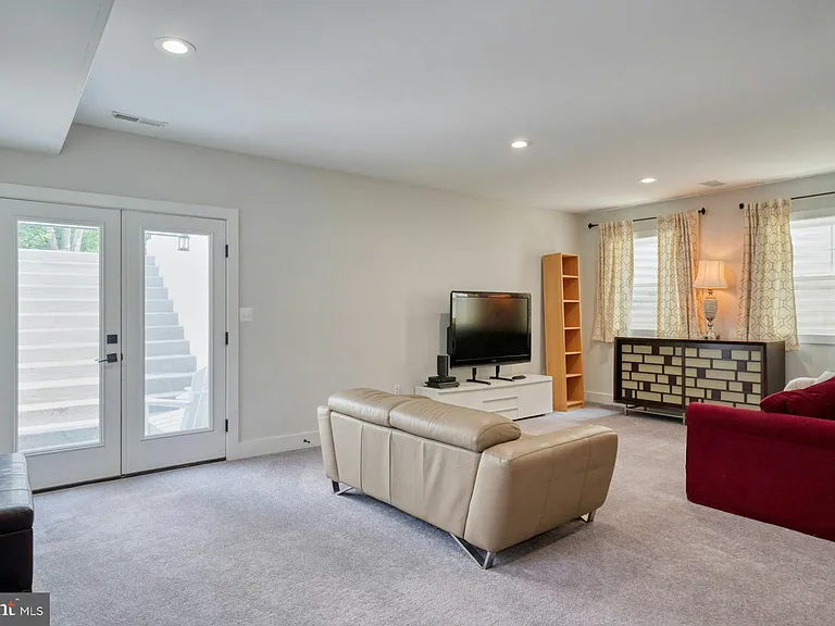 4107 Virginia St — Photo 27