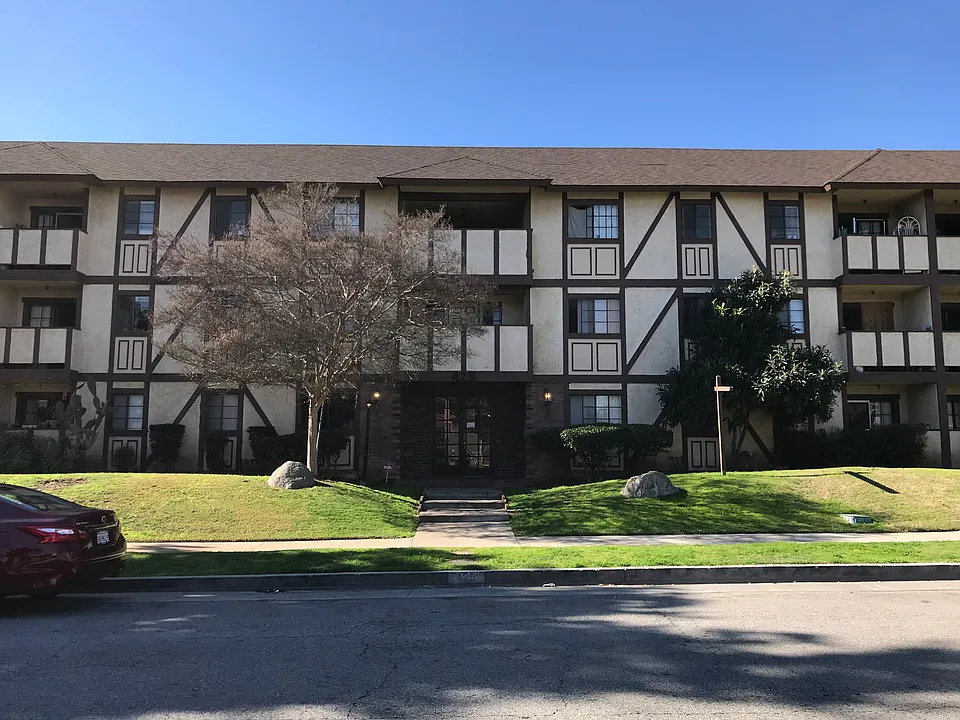 420 S Stoneman Ave #1222
