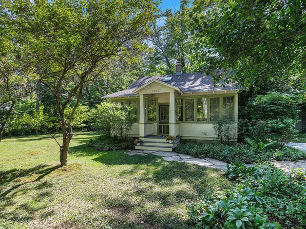 13637 Big Oak Ln, Three Oaks, MI 49128