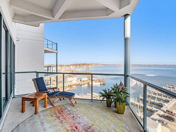2nd image of 2964 Lakeshore Dr Unit W602