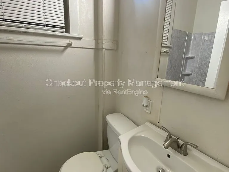4704 Michigan Ave — Photo 9
