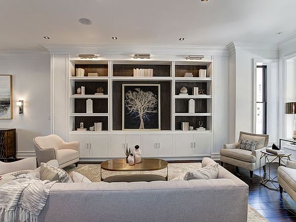Main Level  - Living Room