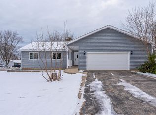 1277 Magnolia Ave, Gurnee, IL 60031