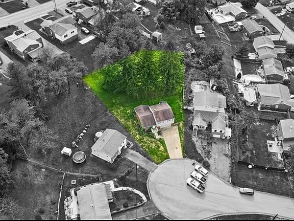 2nd image of 13910 Harvie Ct