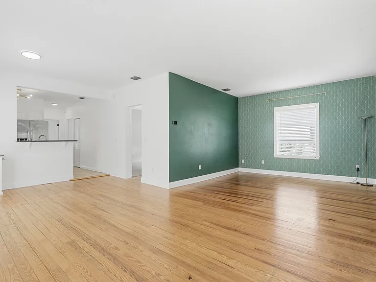 1406 E Ridgewood St — Photo 3