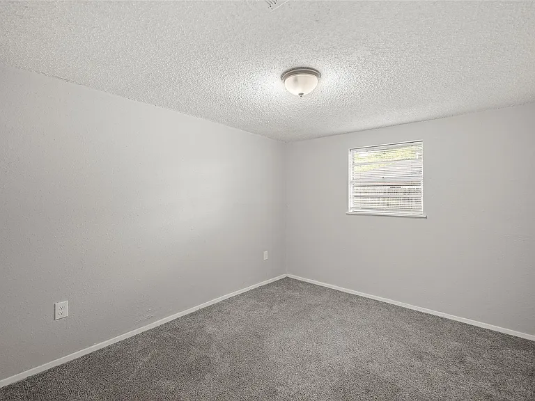2929 Leroy St — Photo 21