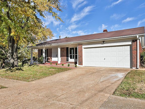 2nd image of 4233 Massabielle Dr