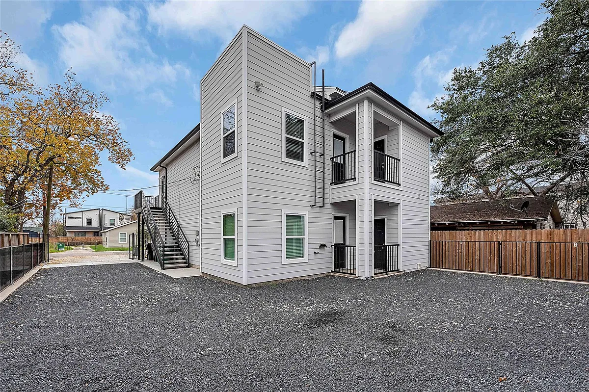 Building Photo - 3625 Lydia St #B