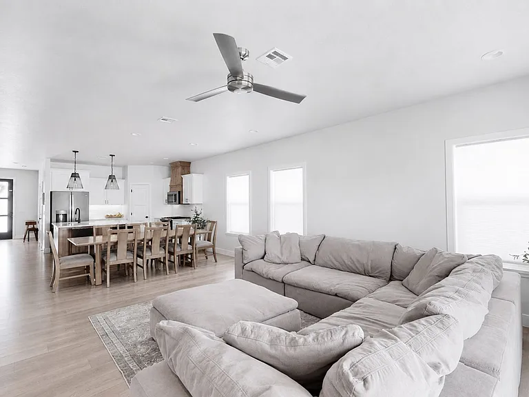 1127 E 4240 N — Photo 17