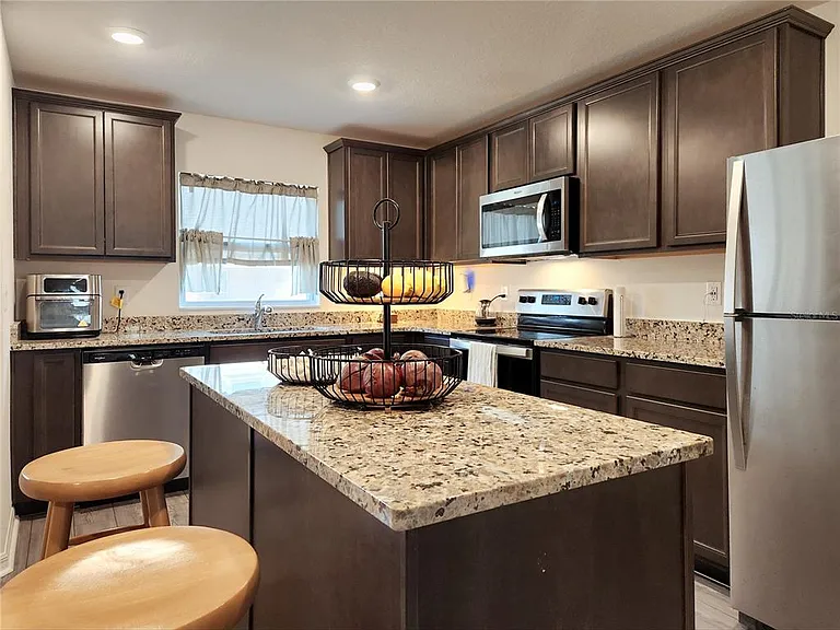 1679 Wynford Cir — Photo 9