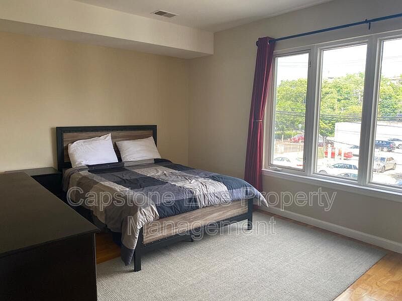 1st image of 141-143 Norfolk St #2-1