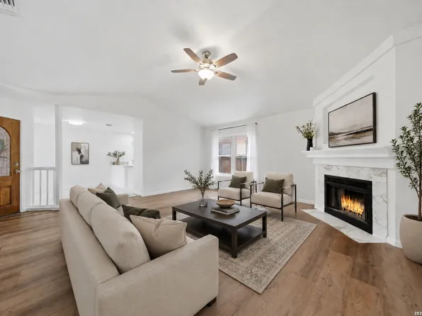 9231 DEER VLG, San Antonio, TX 78250