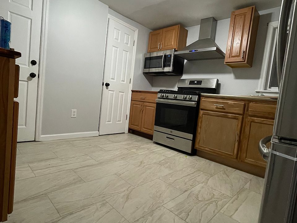 2nd image of 463 Stuyvesant Ave #2