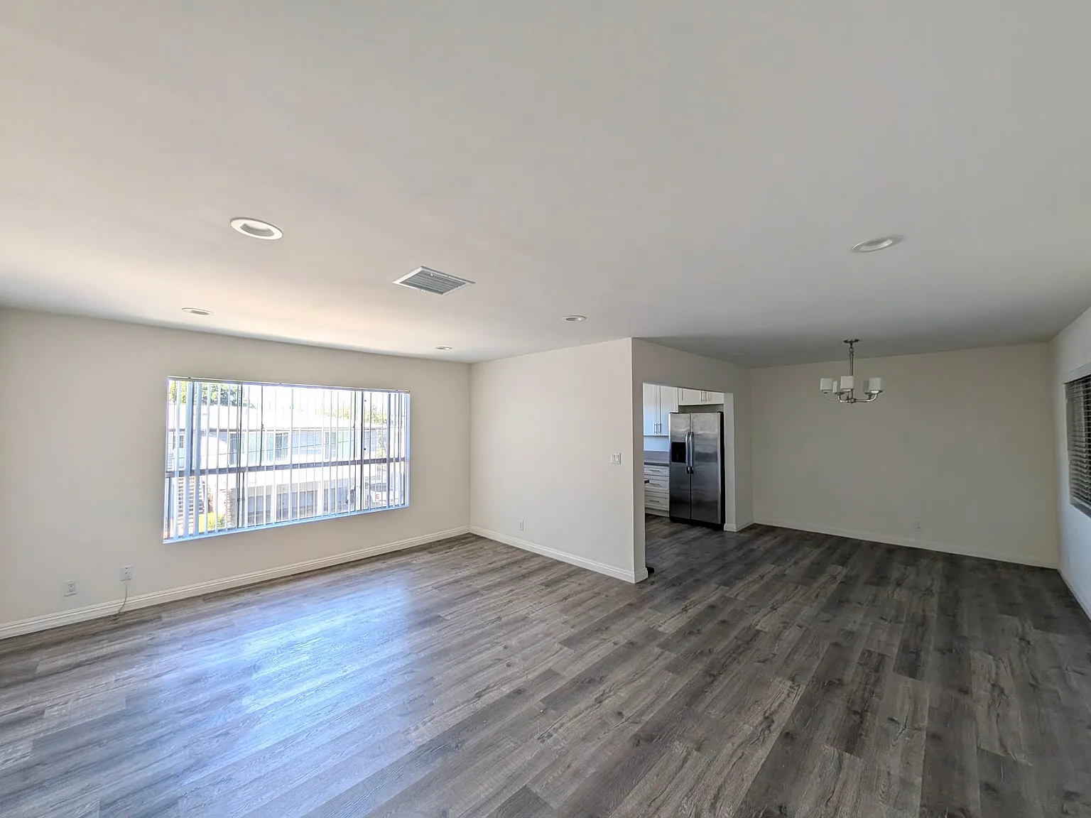 Moorpark Apartments — Photo 3