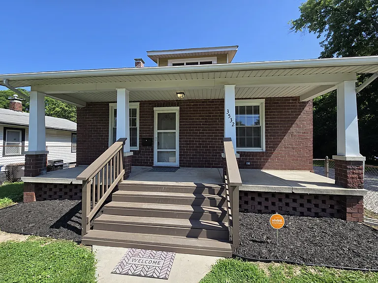 3532 Fullerton Ave — Photo 2