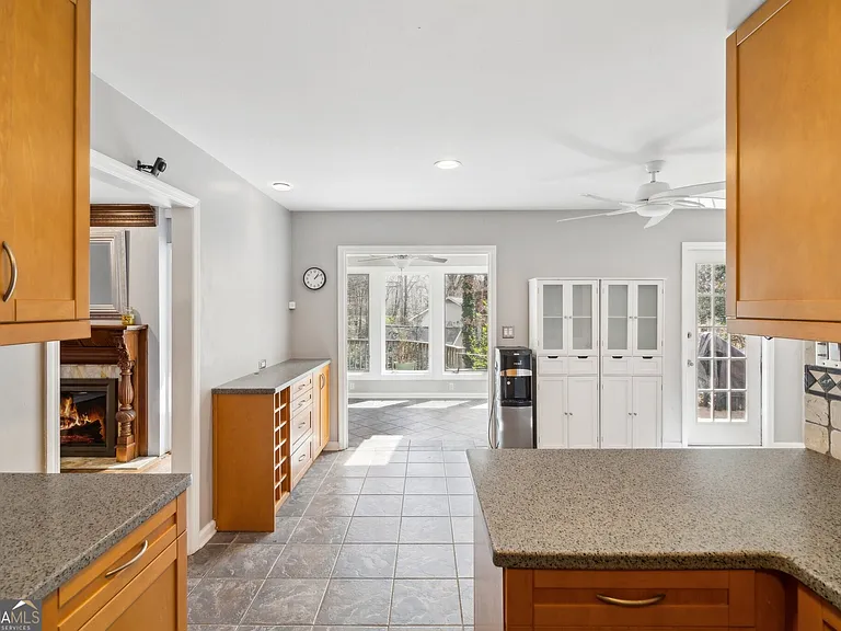 355 Westerhall Ct — Photo 12