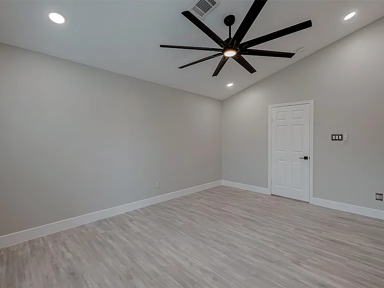 15314 Chestnut Falls Dr — Photo 21