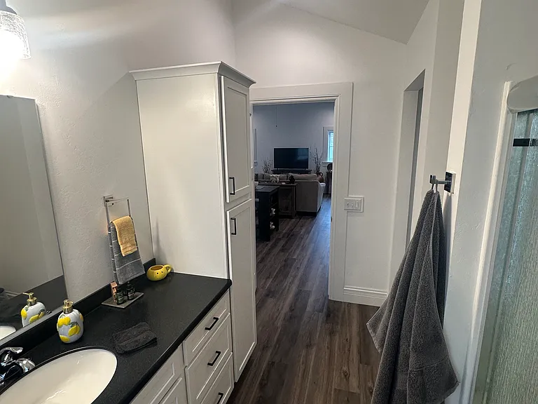 127 N Main St — Photo 12