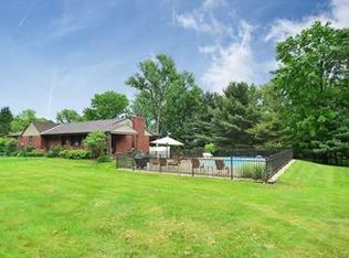 30 Oak Knoll Dr, Pittsburgh, PA 15238