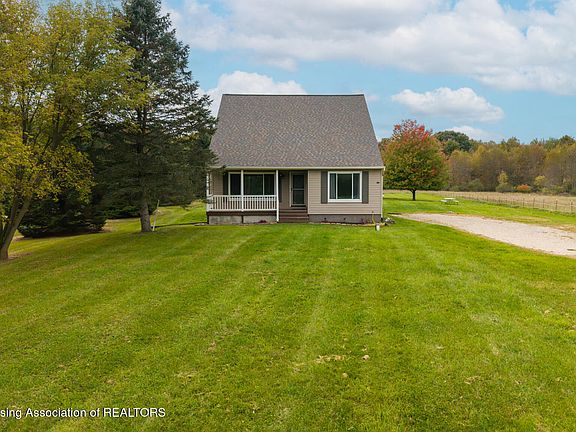 2nd image of 665 Grovenburg Rd