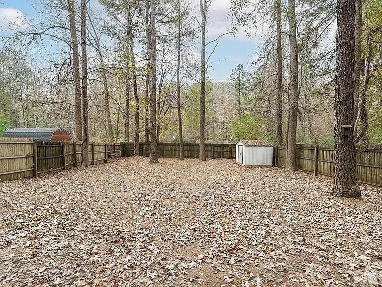 1219 Fernridge Dr — Photo 31