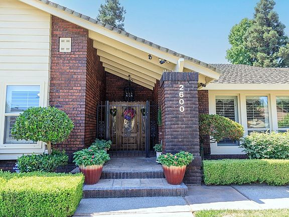 3rd image of 2600 Barola Ln