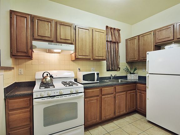 2nd image of 1801 7th Ave APT 1A