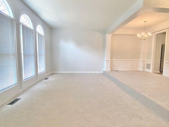 3rd image of 9509 Lagersfield Cir