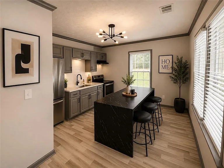 2110 Newnan St #A — Photo 3