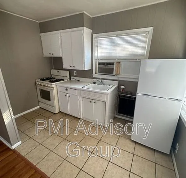 308 Chestnut St #11 — Photo 8