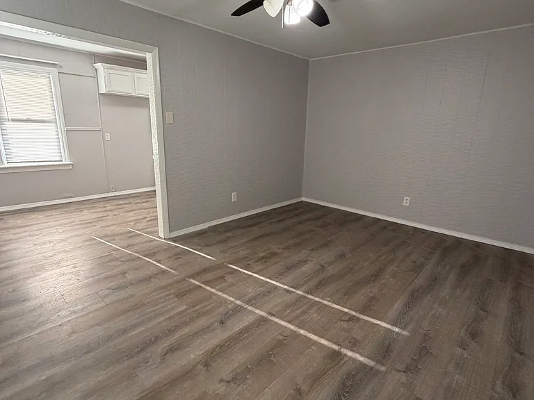 303 E Rose Dr — Photo 5