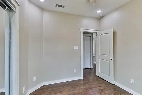 3635 Rebecca St — Photo 3