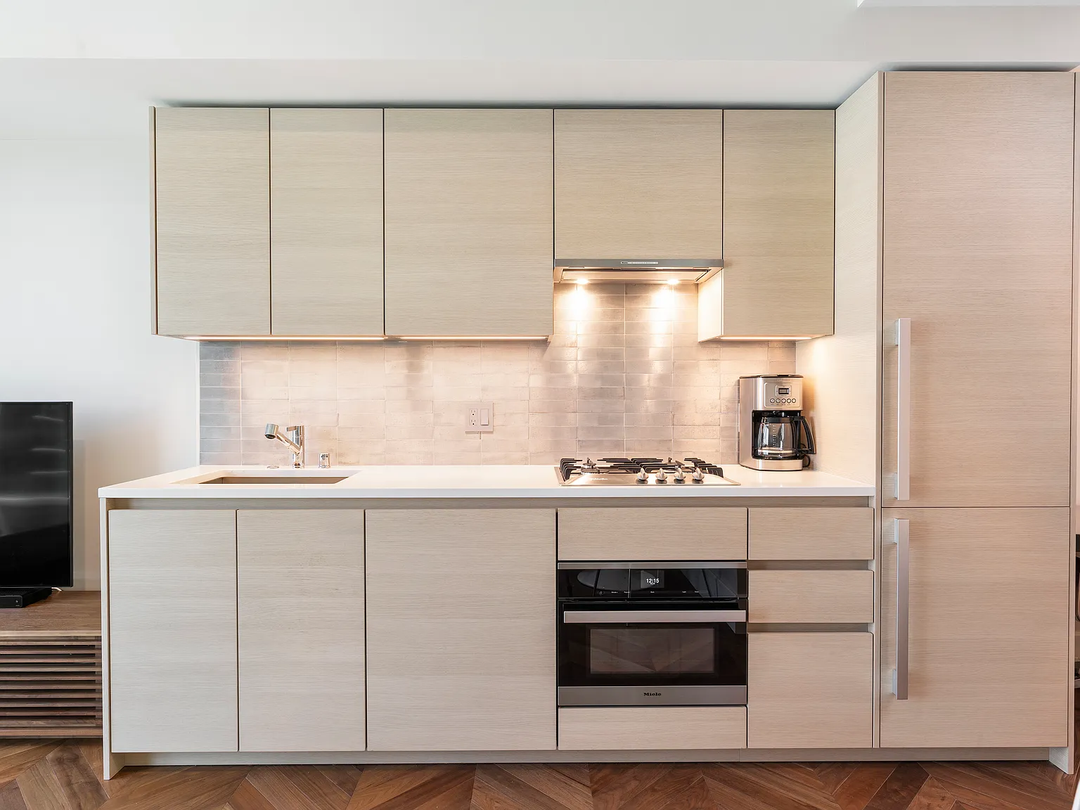 Studio, 443 sqft, $3,500 — Photo 4