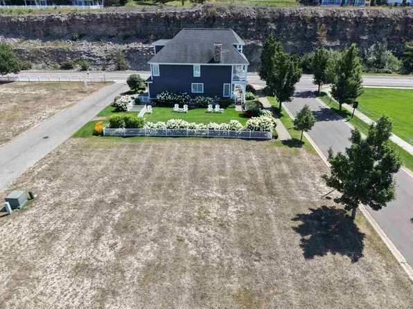 757 W Beach St, Petoskey, MI 49770