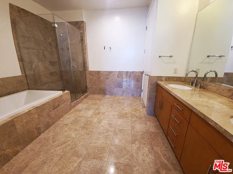 3223 W 6th St #602 — Photo 13