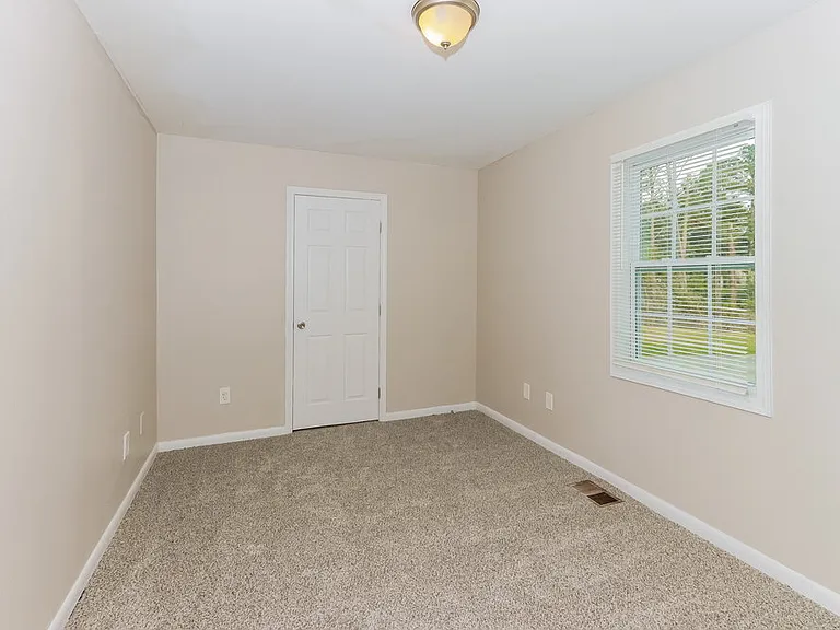 1308 Greenbriar Dr — Photo 14