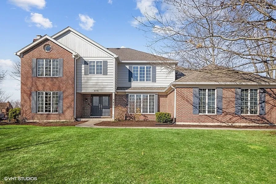 8170 Ridgepointe Dr photo 1