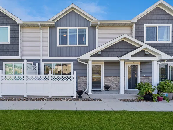 6110 Manchester Ln, Johnston, IA 50131